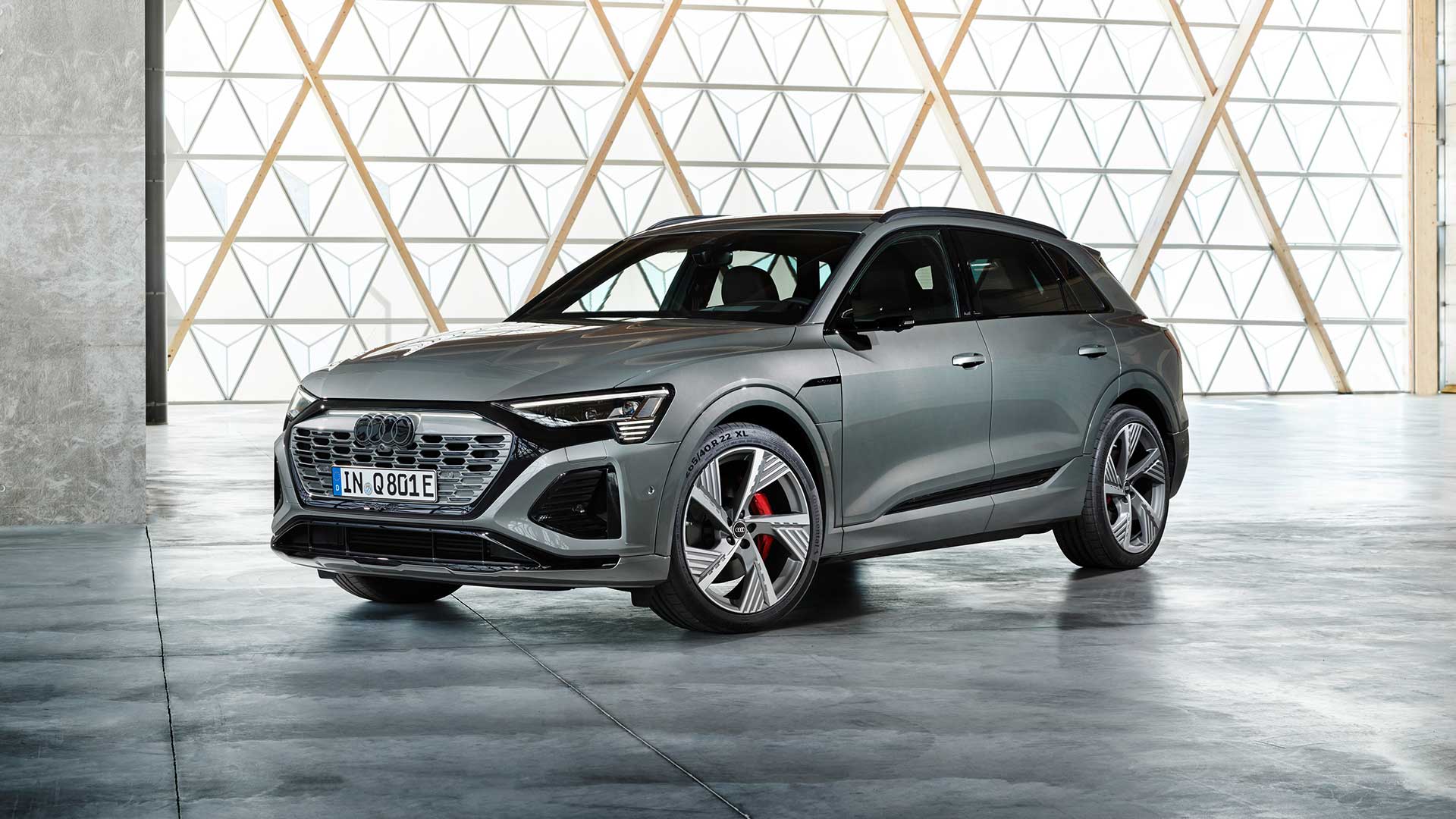 Mehr Leistung & Reichweite: der neue Audi Q8 e-tron