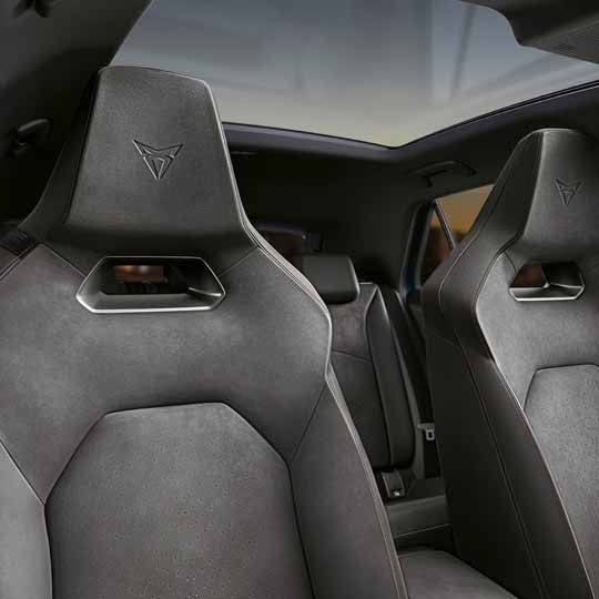 CUPRA Raval, Studie, Vordersitze