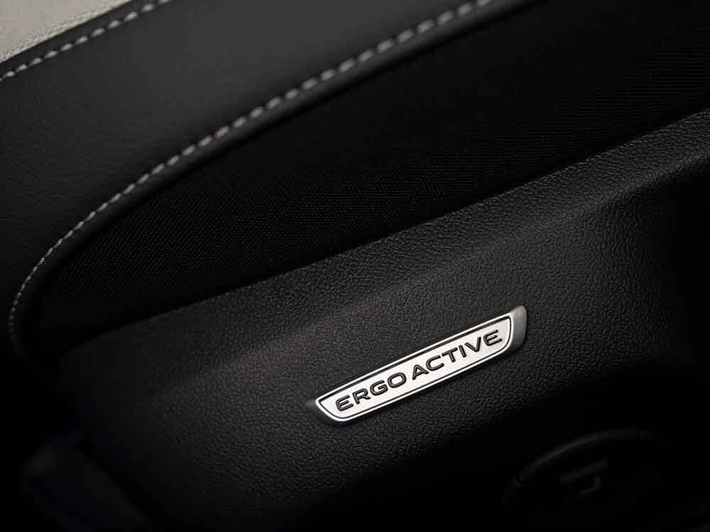 Volkswagen T-Roc, Detailansicht Logo Ergo Active Sitze